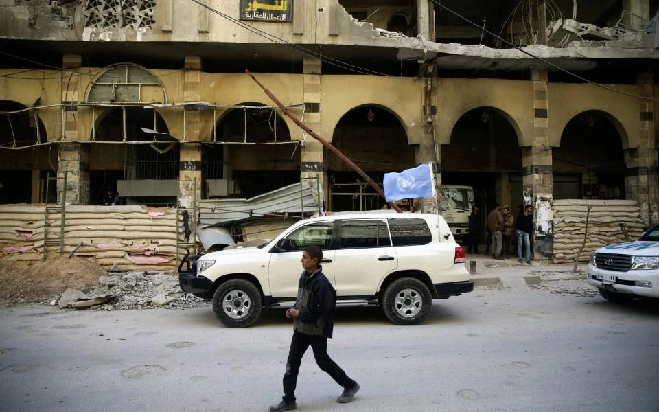 Ο συριακός στρατός έχει περικυκλώσει τις πόλεις Ντούμα και Χαράστα